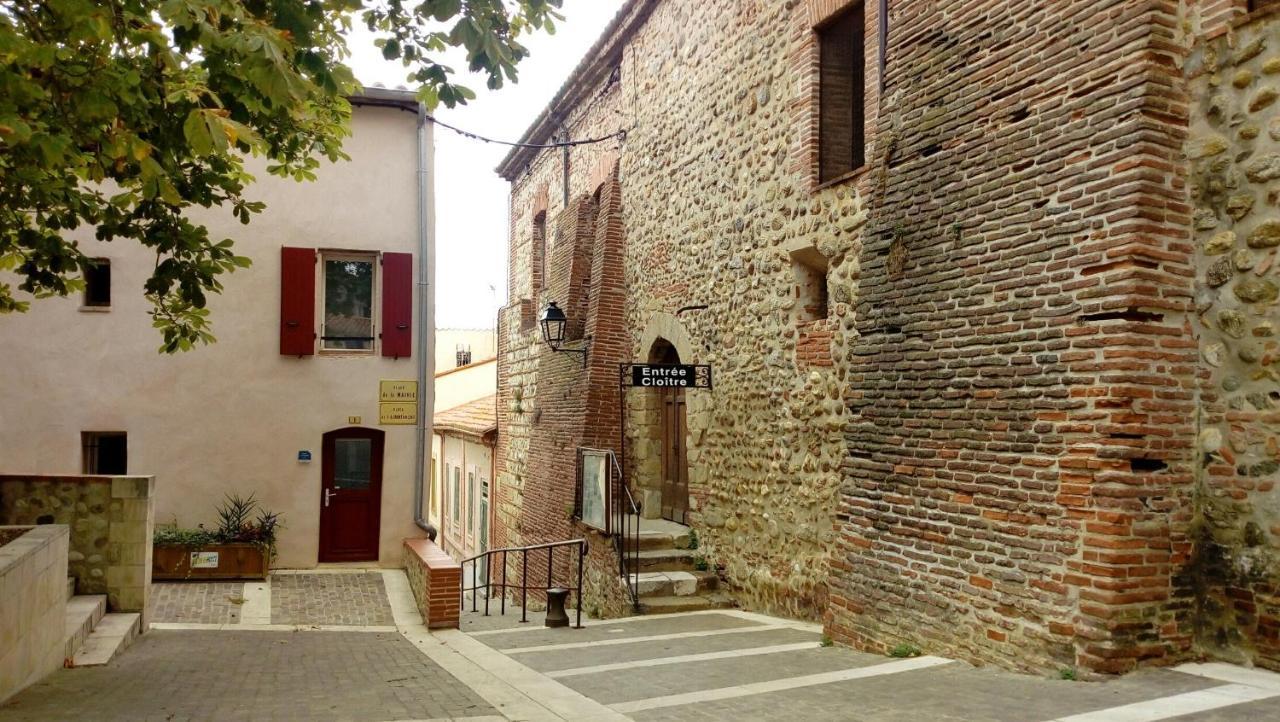 Maison Au Pied De La Cathedrale Elne Exterior photo
